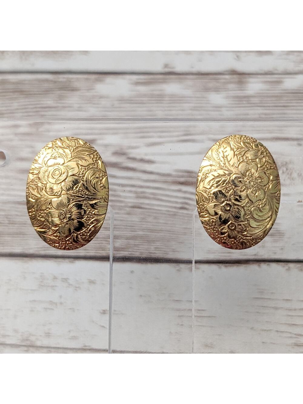 Vintage Clip On Earrings - 1" Flower Pattern Gold Tone Oval